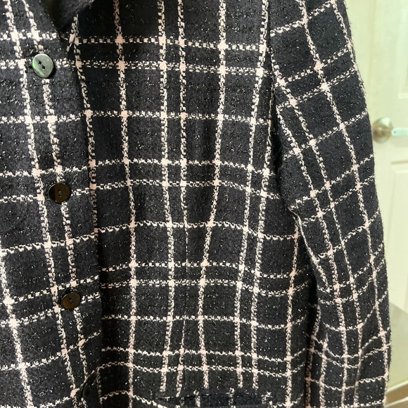 Sag Harbor jacket.Sz 18 Stripes pale pink on black, EUC, 88% acrylic, PP 24” - Picture 6 of 11